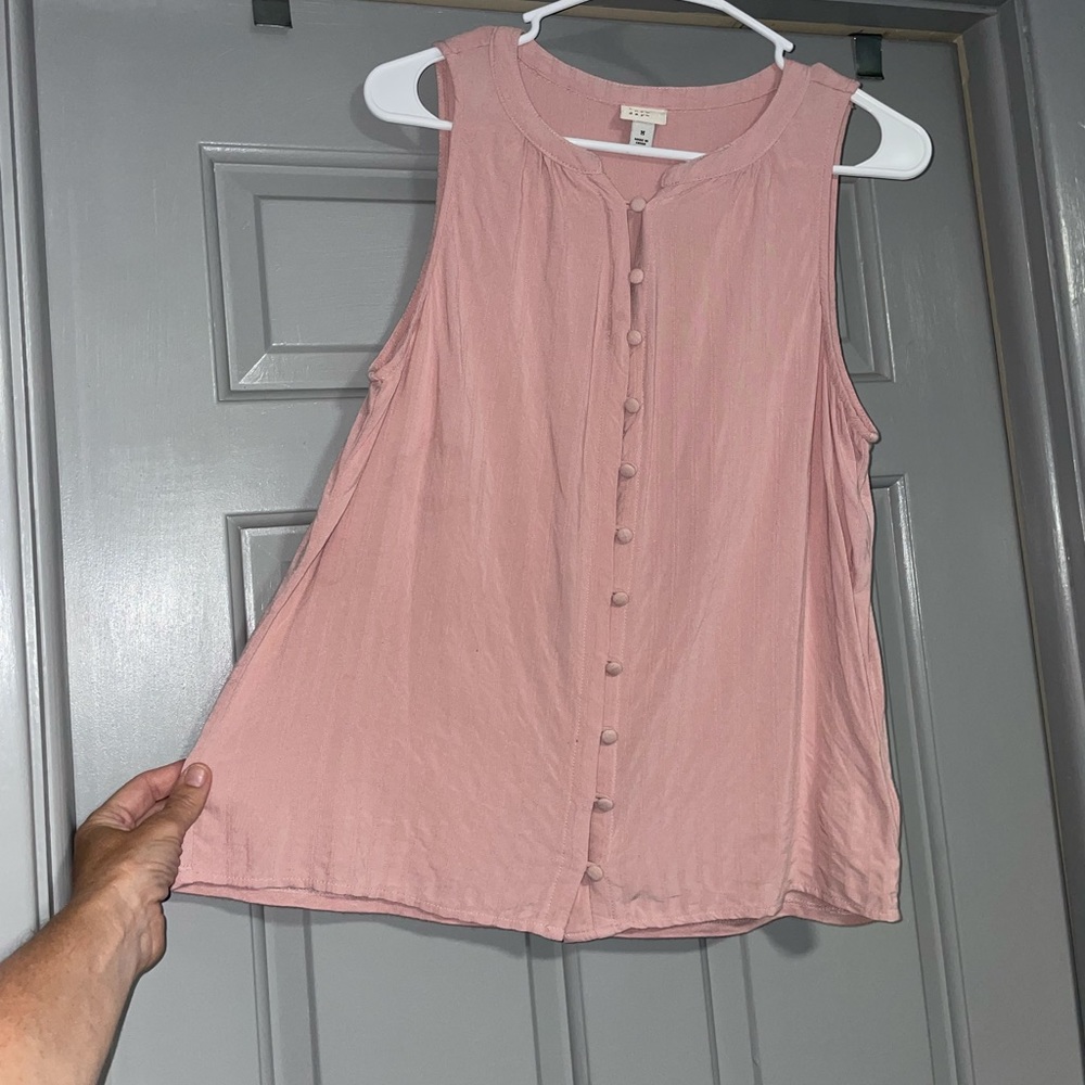 Pretty Pale Pink Sleeveless Top.
